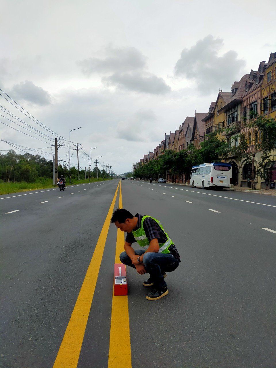 Máy đo phản quang sơn kẻ đường