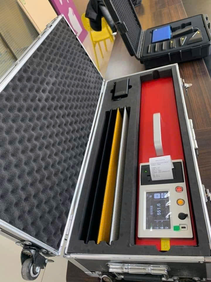 Máy đo phản quang sơn kẻ đường